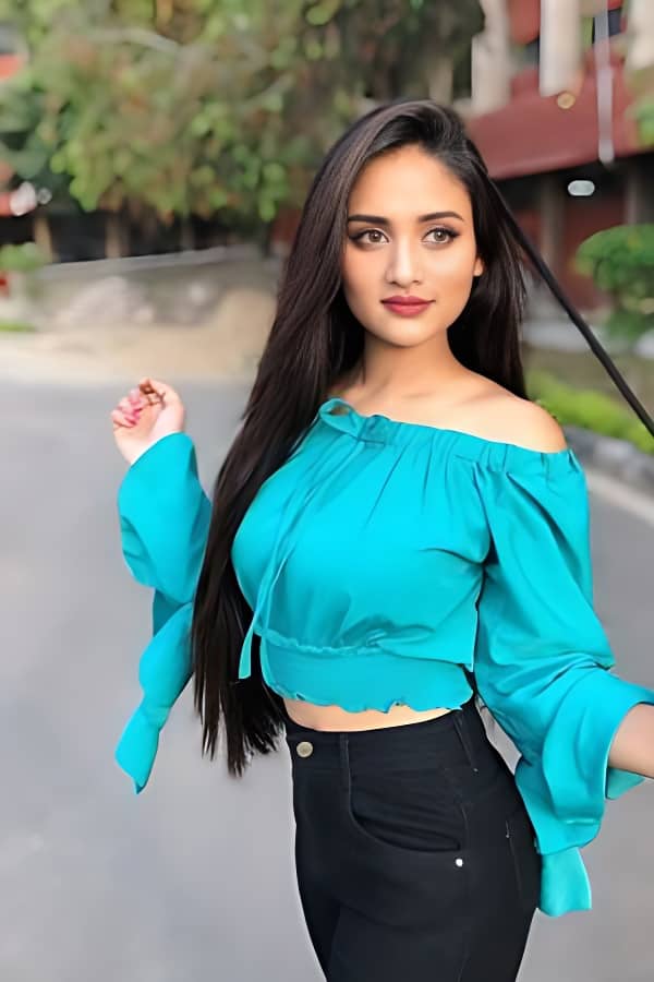 Delhi call girl